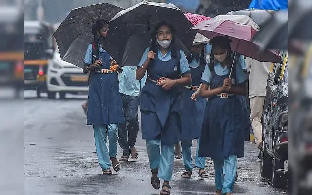 ಉಡುಪಿ ಜಿಲ್ಲೆಯ ನಾಲ್ಕು ತಾಲೂಕುಗಳಲ್ಲಿ  ಶಾಲಾ, ಕಾಲೇಜುಗಳಿಗೆ ರಜೆ ಘೋಷಣೆ