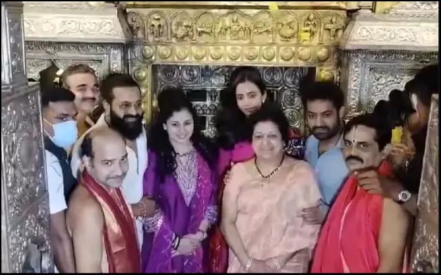 ಉಡುಪಿ ಶ್ರೀಕೃಷ್ಣಮಠಕ್ಕೆ ಜೂನಿಯ‌ರ್ ಎನ್ ಟಿಆರ್, ರಿಷಭ್ ಶೆಟ್ಟಿ ಭೇಟಿ