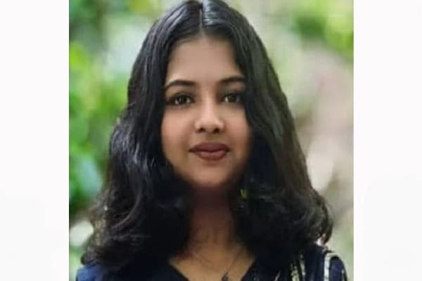 ನೇಣು ಬಿಗಿದುಕೊಂಡು 10ನೇ ತರಗತಿ ವಿದ್ಯಾರ್ಥಿನಿ ಆತ್ಮಹತ್ಯೆ