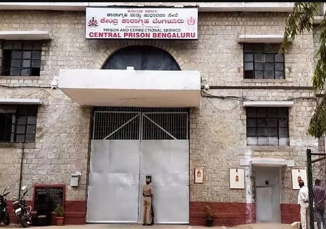 ಪರಪ್ಪನ ಅಗ್ರಹಾರ ಜೈಲಿನ ಮೇಲೆ ಸಿಸಿಬಿ ದಾಳಿ!