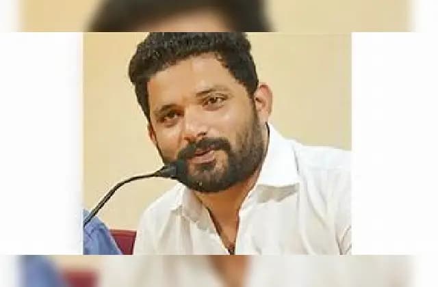 ಎಐಸಿಸಿ ಸೆಕ್ರೆಟರಿ ವೇಣುಗೋಪಾಲ್ ಎದುರಲ್ಲಿ ಡಿಕೆ ಘೋಷಣೆ ; ಪಕ್ಷದ ಶಿಸ್ತು ಉಲ್ಲಂಘನೆ, ಕಾರಣ ಕೇಳಿ ಕಾಂಗ್ರೆಸ್ ಮುಖಂಡ ಮಿಥುನ್ ರೈಗೆ ನೋಟಿಸ್‌ ಜಾರಿ