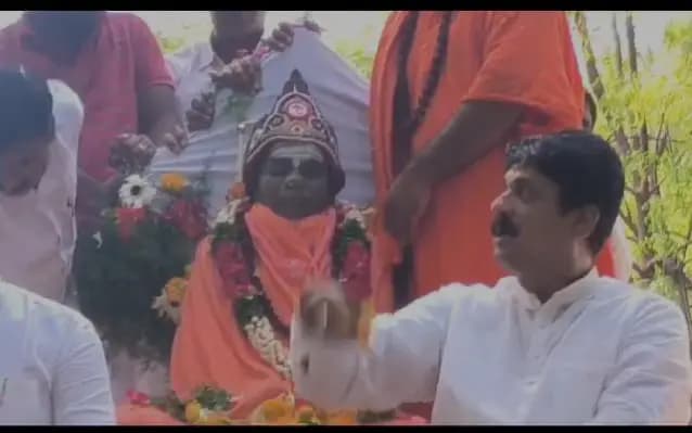 ಬಸವಗಿರಿಯ ಪ್ರಶಾಂತ ವಾತಾವರಣದಲ್ಲಿ ಅಕ್ಕ ಚಿರನಿದ್ರೆಗೆ