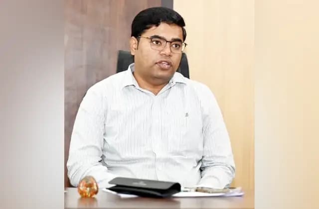 ಖಾಸಗಿ ಆಸ್ಪತ್ರೆಗಳಿಗೆ ಕೆಪಿಎಂಇ ನೋಂದಣಿ ಫಲಕ ಕಡ್ಡಾಯ : ಜಿಲ್ಲಾಧಿಕಾರಿ ಟಿ. ಭೂಬಾಲನ್