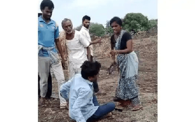 ಜೆಸ್ಕಾಂ ಗುತ್ತಿಗೆದಾರನಿಗೆ‌ ಚಪ್ಪಲಿಯಿಂದ ಹೊಡೆದ ಮಹಿಳೆ