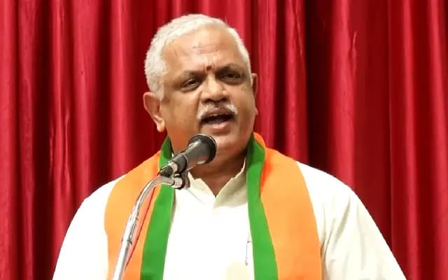 ಕೆಲವರು ಅಧಿಕಾರ ಇಲ್ಲದೆ ಗುಟ್ಕಾ, ಸಾರಾಯಿ ಬಿಟ್ಟವರ ತರ ಆಡ್ತಾಯಿದ್ದಾರೆ: ಬಿ.ಎಲ್.ಸಂತೋಷ್ ವಾಗ್ದಾಳಿ
