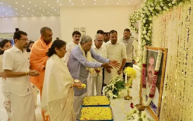 ಬಸ್ ನಿಲ್ದಾಣಕ್ಕೆ ವಸಂತ ಬಂಗೇರ ಹೆಸರು: ನುಡಿನಮನದಲ್ಲಿ ಸಿಎಂ ಘೋಷಣೆ