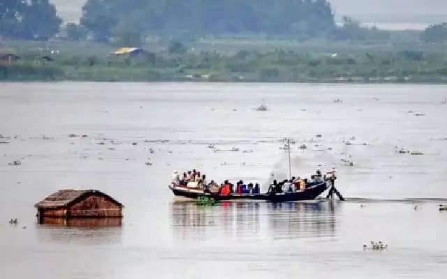ಉಜನಿ ಅಣೆಕಟ್ಟಿನಲ್ಲಿ ದೋಣಿ ಮುಳುಗಡೆ: ಆರು ಜನ ನಾಪತ್ತೆ
