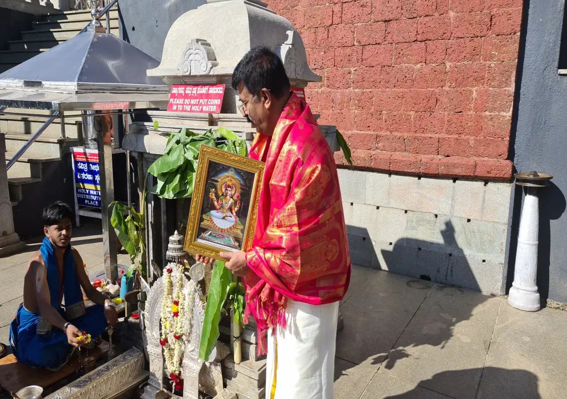 ಬಿ. ಕೆ. ಗಣೇಶ್ ರೈ ಯವರು ರಚಿಸಿರುವ ಕೊಡಗಿನ ಕುಲದೇವತೆ ಶ್ರೀ ಕಾವೇರಿ ಮಾತೆಯ ನೂತನ ಚಿತ್ರಪಟ ತಲಕಾವೇರಿಯಲ್ಲಿ ಬಿಡುಗಡೆ