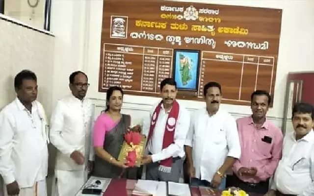 ಕರ್ನಾಟಕ ತುಳು ಸಾಹಿತ್ಯ ಅಕಾಡೆಮಿ ಅಧ್ಯಕ್ಷರಾಗಿ ತಾರಾನಾಥ್ ಗಟ್ಟಿ ಅಧಿಕಾರ ಸ್ವೀಕಾರ