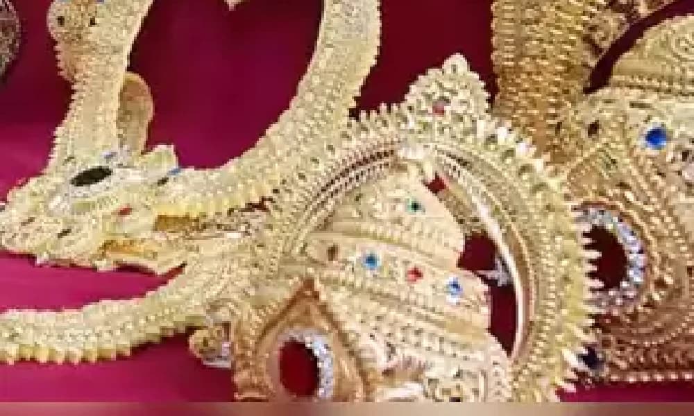 300 ರೂ. ಮೌಲ್ಯದ ಕೃತಕ ಆಭರಣ, 6 ಕೋಟಿ ರೂಗೆ ಅಮೇರಿಕಾದ ಮಹಿಳೆಗೆ ಮಾರಾಟ