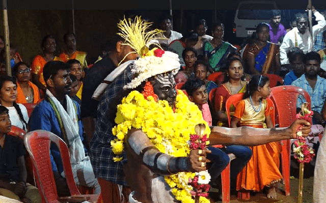 ಶಿರಾಡಿಯ ಉದನೆಯಲ್ಲಿ ಪಂಚದೈವಗಳಿಗೆ ಕೋಲ; ದೈವಗಳಿಂದ ಸಿರಿಮುಡಿ ಗಂಧ ಪ್ರಸಾದ