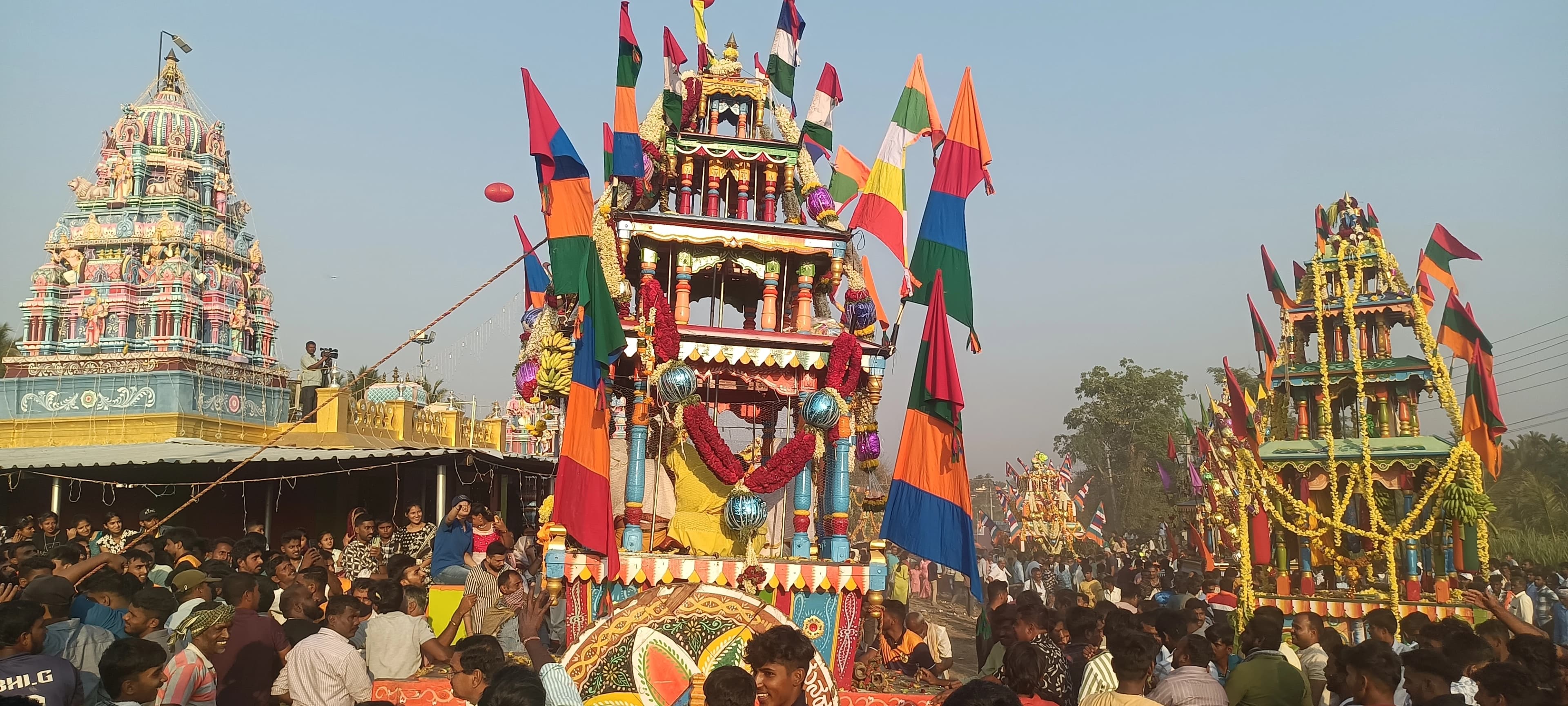ಅದ್ಧೂರಿಯಾಗಿ ಜರುಗಿದ ತಾಯಿ ಹುಣಸಮ್ಮನ ರಥೋತ್ಸವ