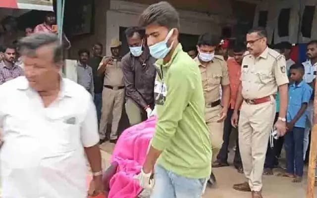 ಪ್ರಿಯತಮೆಗೆ ಚಾಕು ಇರಿದು ಬರ್ಬರ ಹತ್ಯೆ : ತಾನು ಆತ್ಮಹತ್ಯೆಗೆ ಯತ್ನ