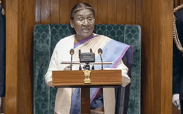 70 ವರ್ಷ ಮೇಲ್ಪಟ್ಟವರಿಗೆ ಆಯುಷ್ಮಾನ್ ಭಾರತ್ ಯೋಜನೆಯಡಿ ಉಚಿತ ಚಿಕಿತ್ಸೆ: ಮುರ್ಮು