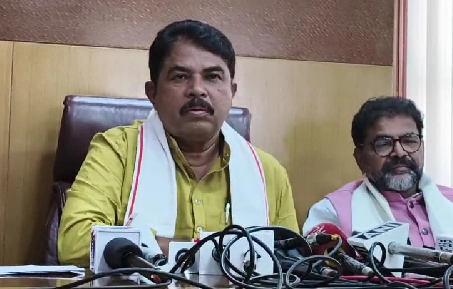 ಎಲ್ಲ ಮಹಿಳೆಯರಿಗೆ ಗ್ಯಾರಂಟಿ ನೀಡಿ, ಅವರ ಗಂಡಂದಿರಿಗೆ ಟ್ಯಾಕ್ಸ್‌ ಹಾಕಿದ್ದಾರೆ: ಆರ್‌. ಅಶೋಕ್‌