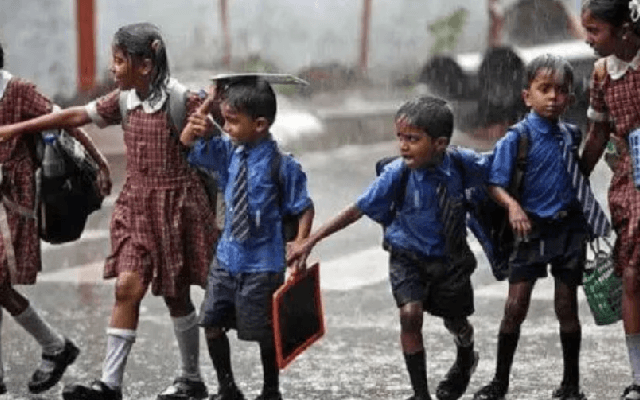ಭಾರೀ ಮಳೆ ಹಿನ್ನಲೆ: ನಾಳೆಯೂ ದ.ಕನ್ನಡ ಜಿಲ್ಲೆಯ ಶಾಲೆಗಳಿಗೆ ರಜೆ ಘೋಷಣೆ
