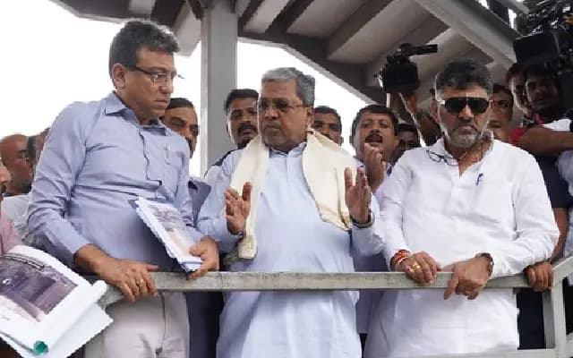 ಬೆಂಗಳೂರು: ಮಳೆಯಿಂದ ಹಾನಿಗೊಳಗಾದ ಪ್ರದೇಶಗಳಿಗೆ ಮುಖ್ಯಮಂತ್ರಿ ಸಿದ್ದರಾಮಯ್ಯ ಭೇಟಿ