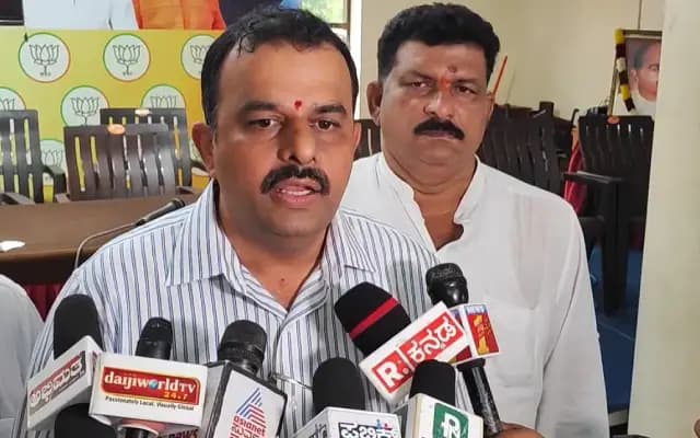 ರಘುಪತಿ ಭಟ್ ನಿವೃತ್ತಿ ಘೋಷಿಸದಿದ್ದರೆ ಶಿಸ್ತು ಕ್ರಮ: ಸುನಿಲ್ ಕುಮಾರ್ ಎಚ್ಚರಿಕೆ