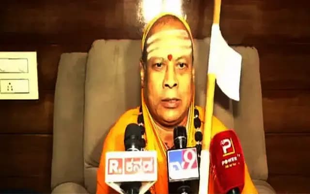 ಸಿಎಂ ಬದಲಾವಣೆ ಆಗುವುದಾದರೆ ವೀರಶೈವ ಲಿಂಗಾಯತರಿಗೆ ಆದ್ಯತೆ ನೀಡಿ: ಸ್ವಾಮೀಜಿ
