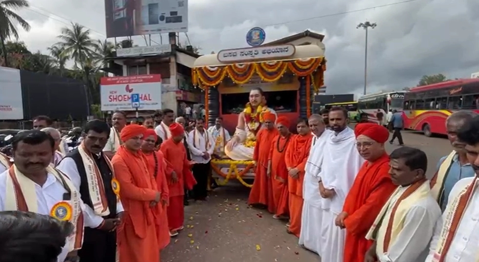 ಲಿಂಗಾಯತ ಮಠಾಧಿಪತಿಗಳ ಒಕ್ಕೂಟದಿಂದ ಉಡುಪಿಯಲ್ಲಿ ಸಾಮರಸ್ಯ ನಡಿಗೆ - News Karnataka