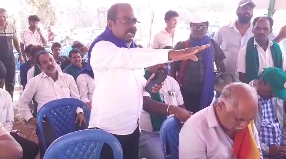 ರಸ್ತೆ ಅಗಲೀಕರಣ: ಪರಿಸರ ಹೋರಾಟಗಾರರ ಆಕ್ರೋಶ, ಸಭೆ ಮುಂದೂಡಿಕೆ! - News Karnataka