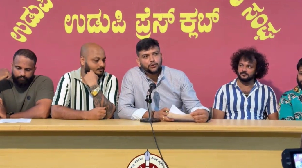 ಬಡಕುಟುಂಬಕ್ಕೆ ಮನೆ ನಿರ್ಮಿಸುವ ಸಂಕಲ್ಪ; ಶ್ರೀಕೃಷ್ಣ ಜನ್ಮಾಷ್ಟಮಿಗೆ Shutterbox Helping Hands ತಂಡದಿಂದ ಹಾಲಿವುಡ್ ವೇಷ - News Karnataka