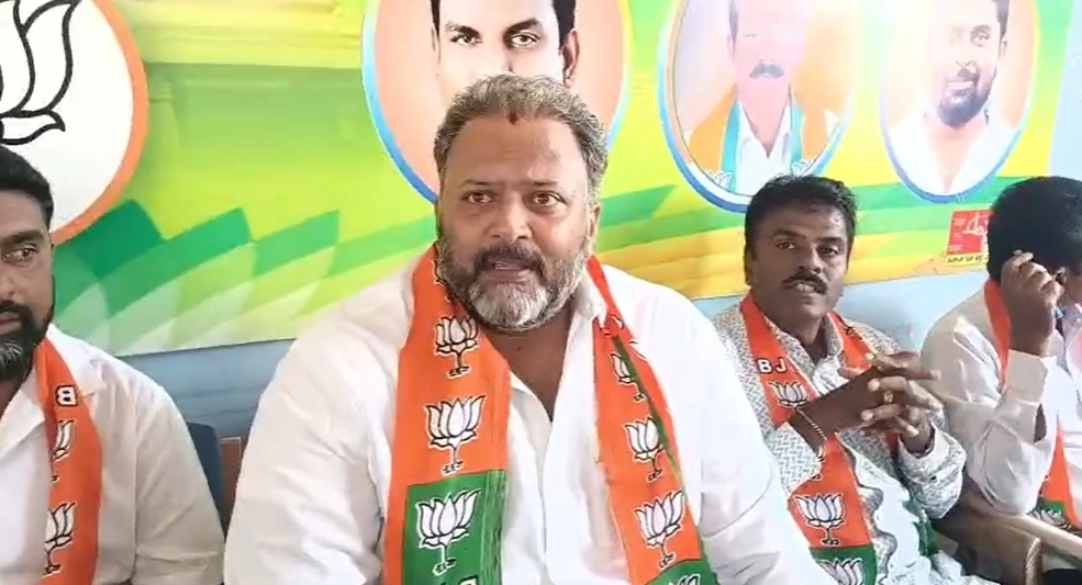 ʼಆರ್ ಎಸ್ ಎಸ್ ಸಂಘಟನೆ ನಿಷೇಧ ಮಾಡುವ ಸಚಿವರ ಹೇಳಿಕೆ ಹಾಸ್ಯಾಸ್ಪದʼ - News Karnataka