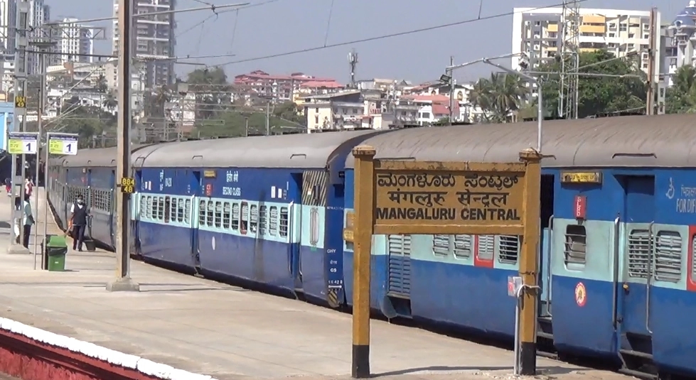 ಮಂಗಳೂರಿಗೆ ದಸರಾ ಹಬ್ಬಕ್ಕೆ ವಿಶೇಷ ರೈಲು; ಬುಕ್ಕಿಂಗ್ ಆರಂಭ – ವೇಳಾಪಟ್ಟಿ ಏನು? - News Karnataka