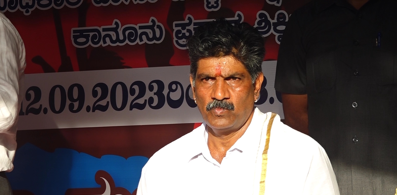 ಮತ್ತೆ ಮಹೇಶ್ ಶೆಟ್ಟಿ ತಿಮರೋಡಿ ಗಡಿಪಾರಿಗೆ ಆದೇಶ – ಗಡೀಪಾರು ಮಾಹಿತಿ ಬೆನ್ನಲ್ಲೇ ಅಜ್ಞಾತ ಸ್ಥಳಕ್ಕೆ! - News Karnataka