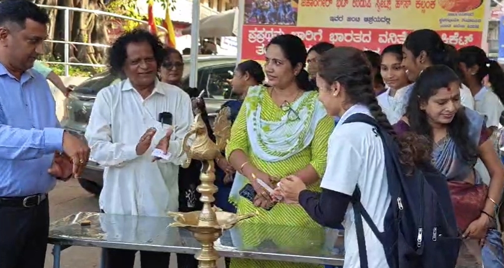 ಭಾರತ ಮಹಿಳಾ ಕ್ರಿಕೆಟ್ ತಂಡ ವಿಶ್ವಕಪ್ ಗೆದ್ದ ಸಂಭ್ರಮಾಚರಣೆ - News Karnataka