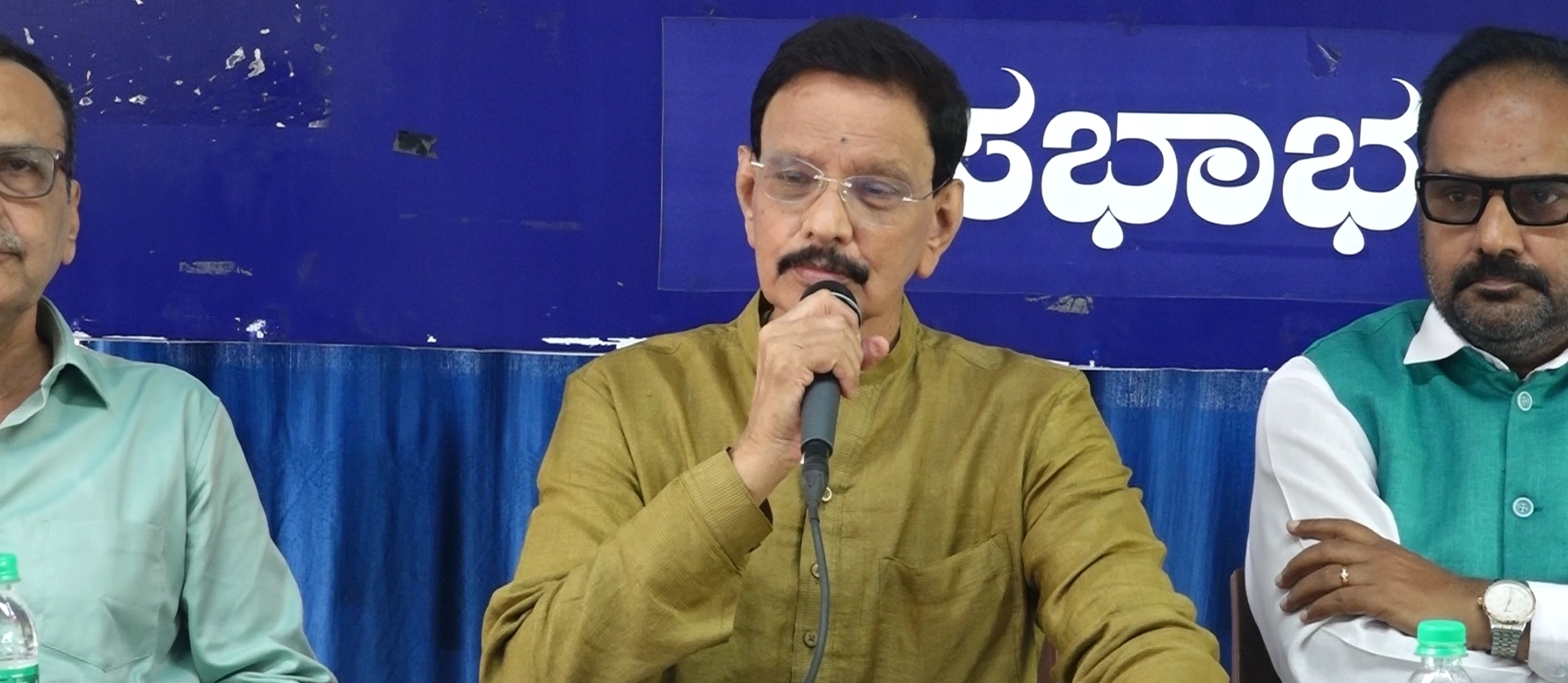 ಬಂಟರು-ನಾಡವರು ವಿಂಗಡಣೆ ಬೇಡ, ಜಾತಿ ಸಮೀಕ್ಷೆಯಲ್ಲಿ ಸಮಾಜ ಬಾಂಧವರು ಎಚ್ಚರಿಕೆ ವಹಿಸಿ: -ಕೆ.ಅಜಿತ್ ಕುಮಾರ್ ರೈ ಮಾಲಾಡಿ - News Karnataka