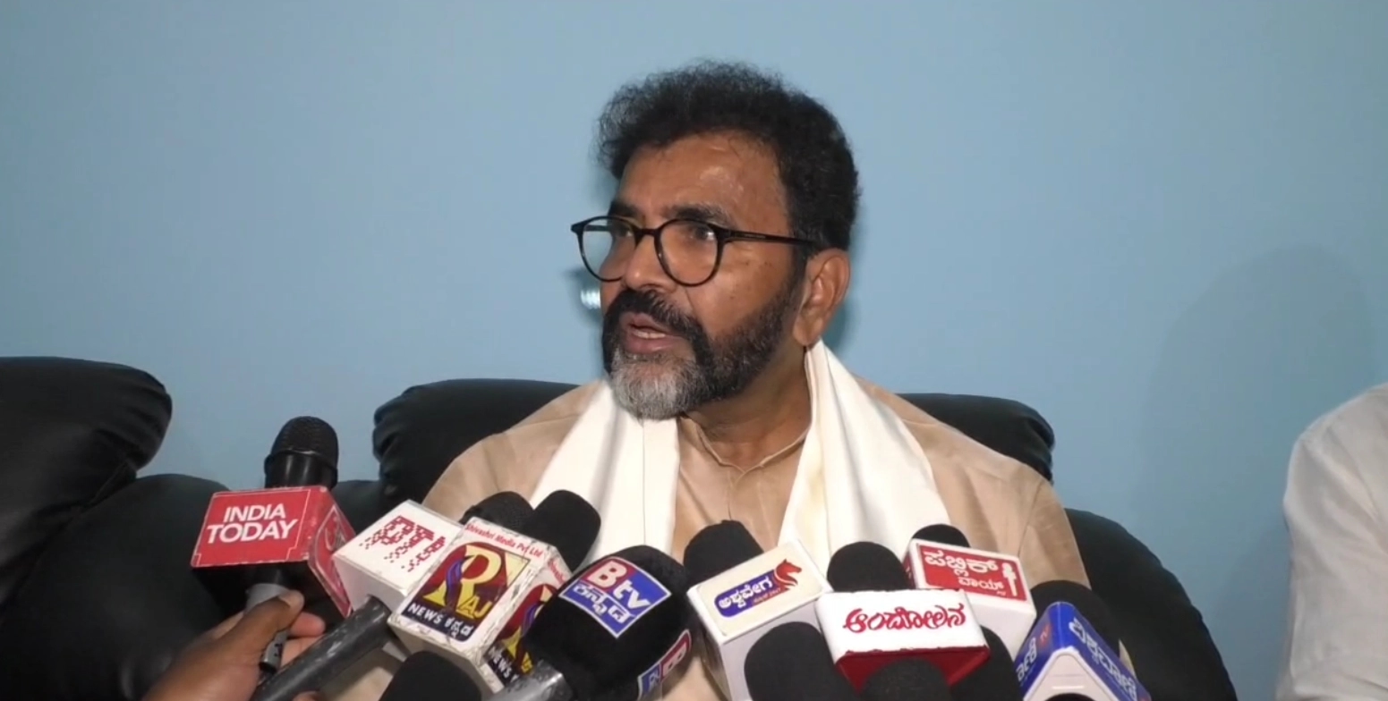 6 ವರ್ಷ ಯತ್ನಾಳ್ ಉಚ್ಚಾಟನೆ ವಿಚಾರವಾಗಿ ಮೈಸೂರಿನಲ್ಲಿ ಛಲವಾದಿ ನಾರಾಯಣ್ ಸ್ವಾಮಿ ಹೇಳಿಕೆ - News Karnataka