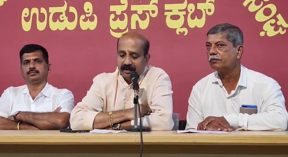 ಸೆ.3ರಂದು ಶ್ರೀರಾಮ ಕ್ಷೇತ್ರ ಮಹಾಸಂಸ್ಥಾನದ ಬ್ರಹ್ಮಾನಂದ ಸರಸ್ವತಿ ಮಹಾರಾಜ್ ಅವರ ಪಟ್ಟಾಭಿಷೇಕದ 17ನೇ ವರ್ಧಂತ್ಯುತ್ಸವ - News Karnataka