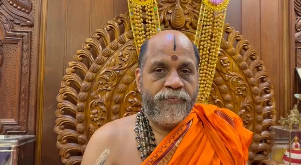 ದೇಶದ ಸೈನಿಕರ ಶೌರ್ಯ, ಪರಾಕ್ರಮಕ್ಕೆ ಅಭಿನಂದನೆ- ಪರ್ಯಾಯ ಪುತ್ತಿಗೆ ಶ್ರೀ - News Karnataka