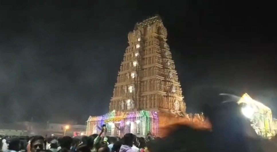 ನಂಜುಂಡೇಶ್ವರನ ಸನ್ನಿಧಿಯಲ್ಲಿ ಬಾಣಬಿರುಸು - News Karnataka