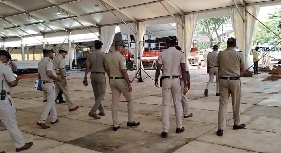 ಪ್ರಧಾನಿ ಮೋದಿ ಉಡುಪಿ ಭೇಟಿ ಹಿನ್ನೆಲೆ- ಎಸ್ ಪಿಜಿ ಮತ್ತು ಎಎಸ್ ಟಿ ತಂಡದಿಂದ ಭದ್ರತಾ ತಪಾಸಣೆ - News Karnataka