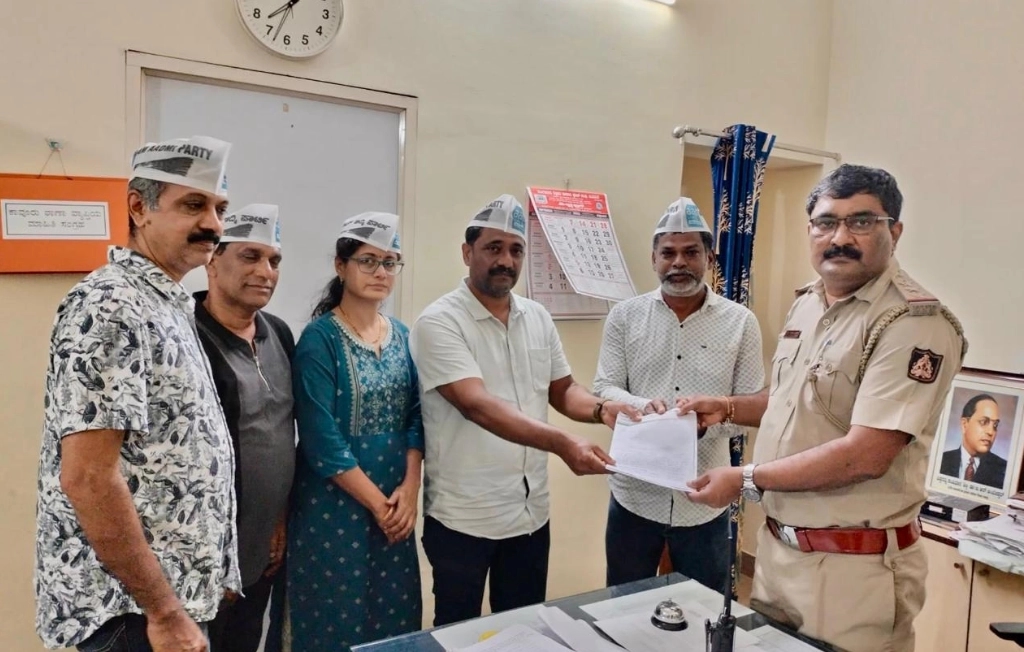 ರಸ್ತೆ ಗುಂಡಿಯಿಂದಾಗಿ ಮಹಿಳೆ ದಾರುಣ ಮೃತ್ಯು – ದೂರು ದಾಖಲು - News Karnataka