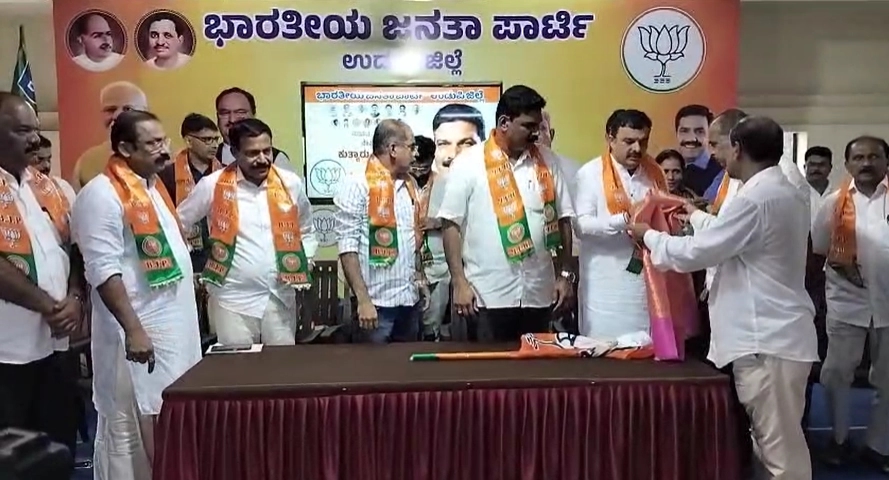 ಉಡುಪಿ ಜಿಲ್ಲಾ ಬಿಜೆಪಿ ಘಟಕದ ನೂತನ ಅಧ್ಯಕ್ಷರಾಗಿ ಕುತ್ಯಾರು ನವೀನ್ ಶೆಟ್ಟಿ ಅಧಿಕಾರ ಸ್ವೀಕಾರ - News Karnataka