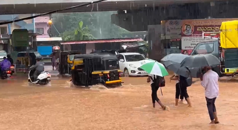 ಮಂಗಳೂರು: ತೊಕ್ಕೊಟ್ಟು ಪ್ಲೈ ಓವರ್ ಕೆಳಗಡೆ ಕೃತಕ ನೆರೆ - News Karnataka