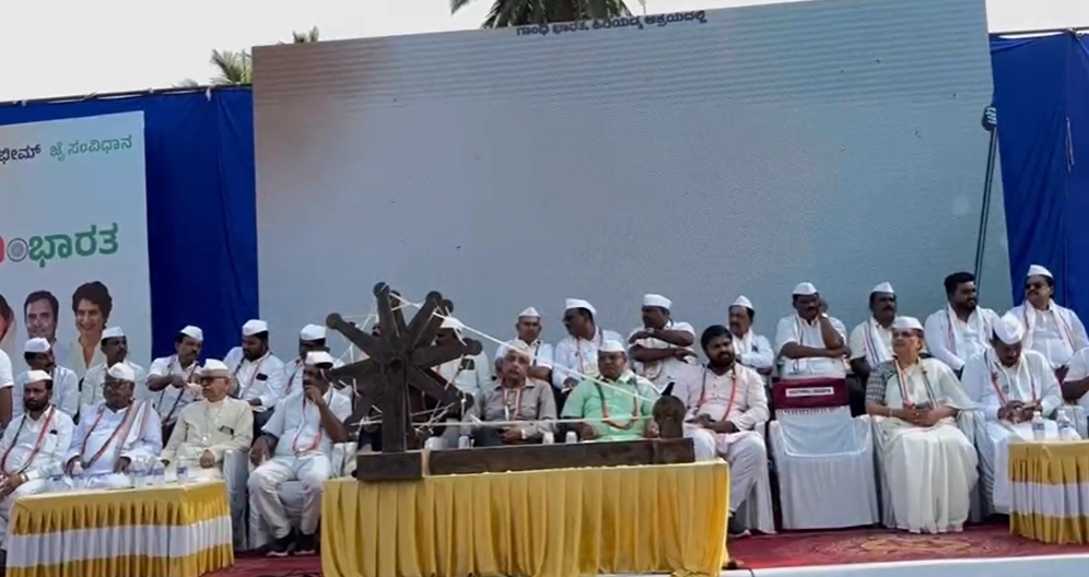 ಮನು ಸಂವಿಧಾನದ ವಿರುದ್ಧ ಅಂಬೇಡ್ಕರ್ ಸಂವಿಧಾನ ಮಾತ್ರ ನಮ್ಮನ್ನು ರಕ್ಷಿಸಲು ಸಾಧ್ಯ: ನಿಕೇತ್ ರಾಜ್ ಮೌರ್ಯ - News Karnataka