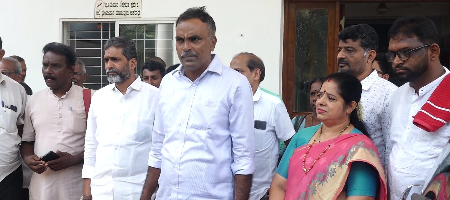 ದಿಗಂತ್ ನಾಪತ್ತೆ ಪ್ರಕರಣದಲ್ಲಿ ಕೋಮು ಸಂಘರ್ಷಕ್ಕೆ ಯತ್ನ: ಶಾಸಕರು, ಸಂಘ ಪರಿವಾರದ ಪ್ರಮುಖರ ಮೇಲೆ ಕ್ರಮಕ್ಕೆ ಆಗ್ರಹಿಸಿ ಮನವಿ - News Karnataka