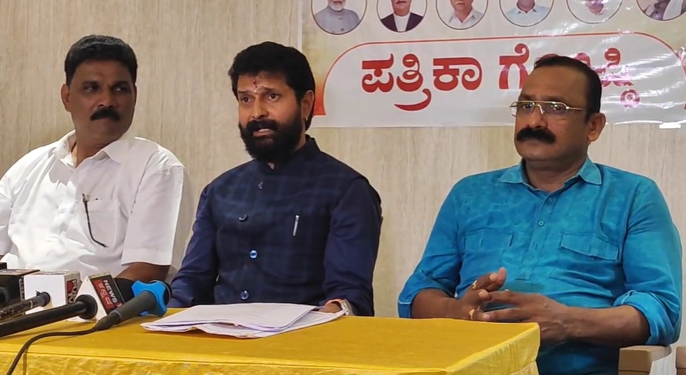 ಸುರ್ಜೇವಾಲಾ ಜನರ ಕಷ್ಟ ಕೇಳಲು ಬಂದಿದ್ದಲ್ಲ ಅವರು ಕಪ್ಪ ಕಳೋದಕ್ಕೆ ಬಂದಿದ್ದಾರೆ: ಸಿ.ಟಿ. ರವಿ - News Karnataka