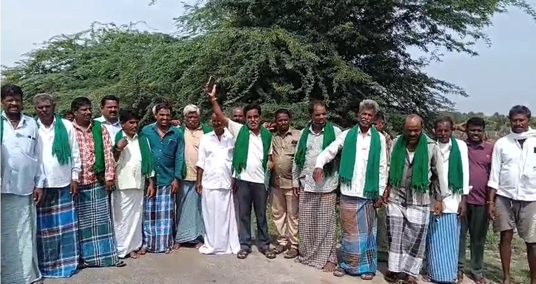 ರಸ್ತೆಯ ಬದಿಯಲ್ಲಿ ಬೆಳೆದಿದ್ದ ಮುಳ್ಳು ಗಂಟಿಗಳ ತೆರುವು ಕಾರ್ಯಾಚರಣೆ! - News Karnataka