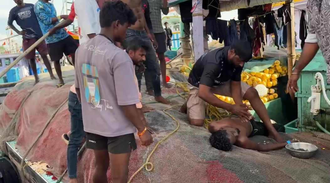 ಮಲ್ಪೆ ಬಂದರಿನಲ್ಲಿ ಕಾಲುಜಾರಿ ನೀರಿಗೆ ಬಿದ್ದ ಯುವಕನ ರಕ್ಷಣೆ - News Karnataka