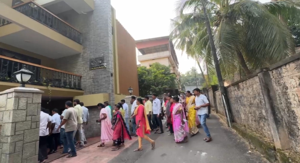 ಮಲ್ಪೆ ಕಡಲತೀರದ ಸುಮಾರು 8 ಎಕರೆ ಸರ್ಕಾರಿ ಭೂಮಿ ಖಾಸಗಿ ಪರಭಾರೆ! - News Karnataka