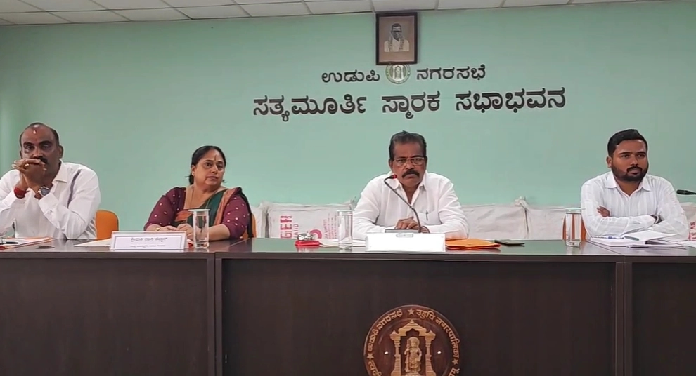 ನದಿಗಳಿಗೆ ಕೊಳಚೆ ನೀರು ಬಿಡುವ ವಸತಿ ಸಮುಚ್ಚಯಗಳ ವಿರುದ್ಧ ಕಠಿಣ ಕ್ರಮಕೈಗೊಳ್ಳಿ - News Karnataka