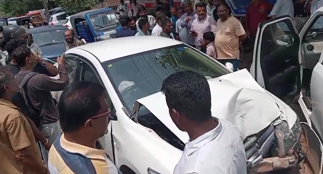 ಯೆಯ್ಯಾಡಿಯಲ್ಲಿ ಸರಣಿ ಅಪಘಾತ : 6 ವಾಹನಗಳು ಜಖಂ - News Karnataka