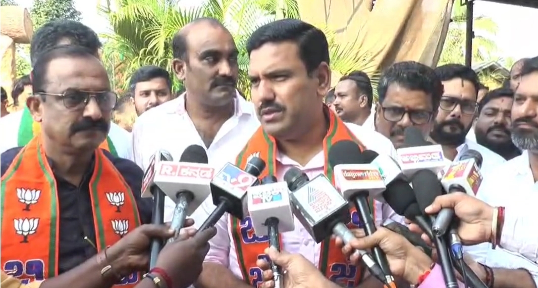 ರಾಜ್ಯದಲ್ಲಿ ರೈತರು ಸಂಕಷ್ಟದಲ್ಲಿದ್ದಾರೆ; ಬಿಜೆಪಿ ರಾಜ್ಯಾಧ್ಯಕ್ಷ ಬಿ ವೈ ವಿಜಯೇಂದ್ರ - News Karnataka