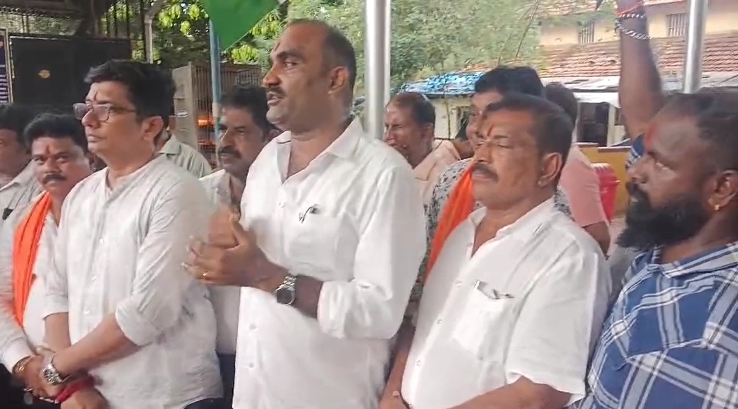 ಉಡುಪಿ: ಸಿಂಧೂರ್ ಕಾರ್ಯಾಚರಣೆ ಯಶಸ್ವಿ-ಶಾಸಕರ ನೇತೃತ್ವದಲ್ಲಿ ವಿಶೇಷ ಪೂಜೆ - News Karnataka