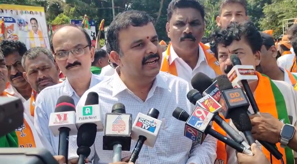 ಎಐಸಿಸಿ ಅಧ್ಯಕ್ಷ ಖರ್ಗೆಯನ್ನು ಸೈಡಿನಲ್ಲಿ ಕೂರಿಸಿದ್ದಕ್ಕೆ ಕಾಂಗ್ರೆಸ್ ಕ್ಷಮೆ ಕೇಳಬೇಕು: ಶಾಸಕ ಸುನಿಲ್ ಕುಮಾರ್ - News Karnataka